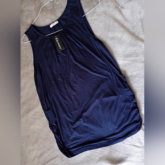 Ekouaer Tops - NWT Stylish Breastfeeding Navy Tank Top Size Medium